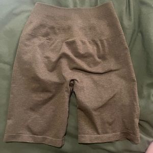 Amplify biker shorts in color canteen